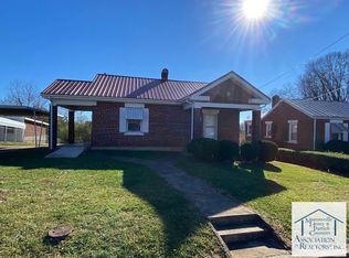 913 Chalmers St, Martinsville, VA 24112