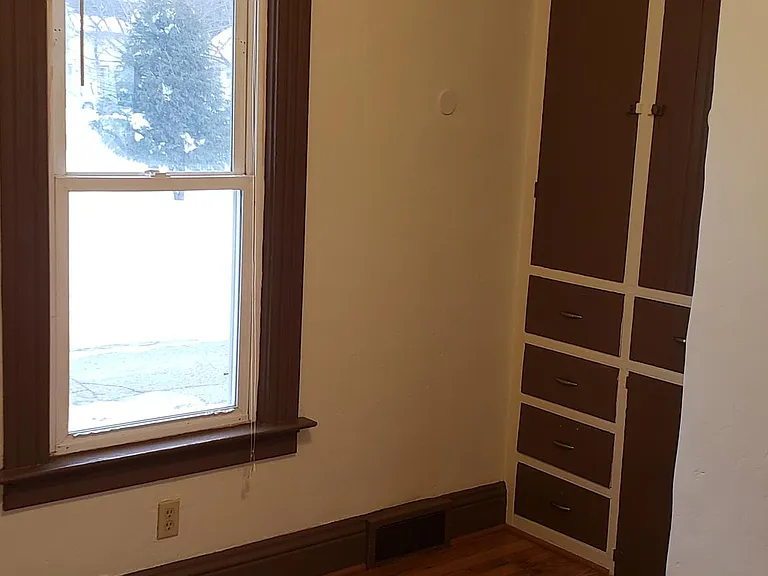 213 S Ridge St — Photo 8