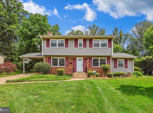 8200 Smithfield Ave, Springfield, VA 22152