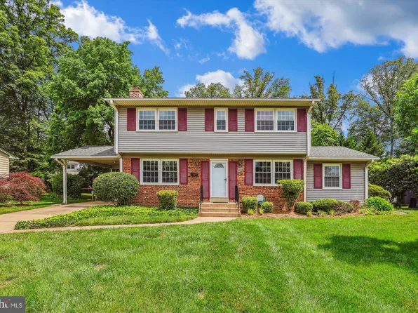 8200 Smithfield Ave, Springfield, VA 22152