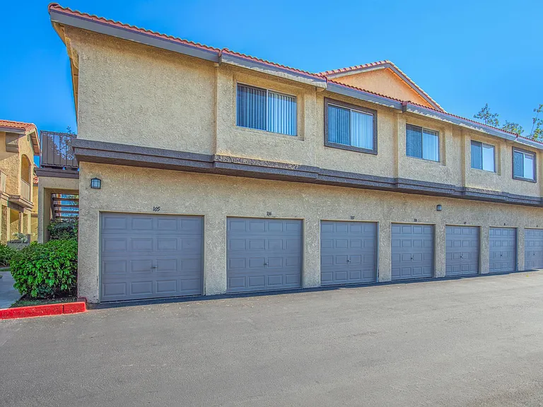 Club Pacifica Apartment Homes — Photo 6