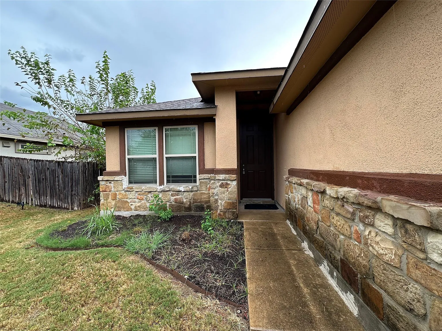 3 bed, 2.0 bath, 1506 sqft, $1,950 — Photo 3