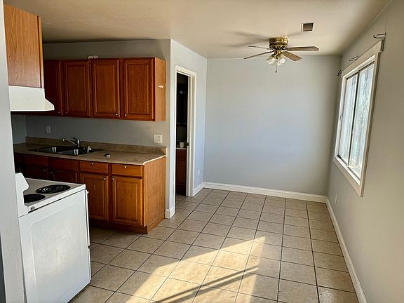 4th image of 1301 S Westcott St #4