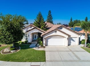 914 Summer Set Ln, Madera, CA 93637