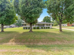 19 Brook St, Mc Ewen, TN 37101