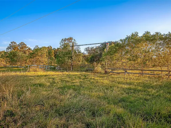 2830 County Road 290, Angleton, TX 77515
