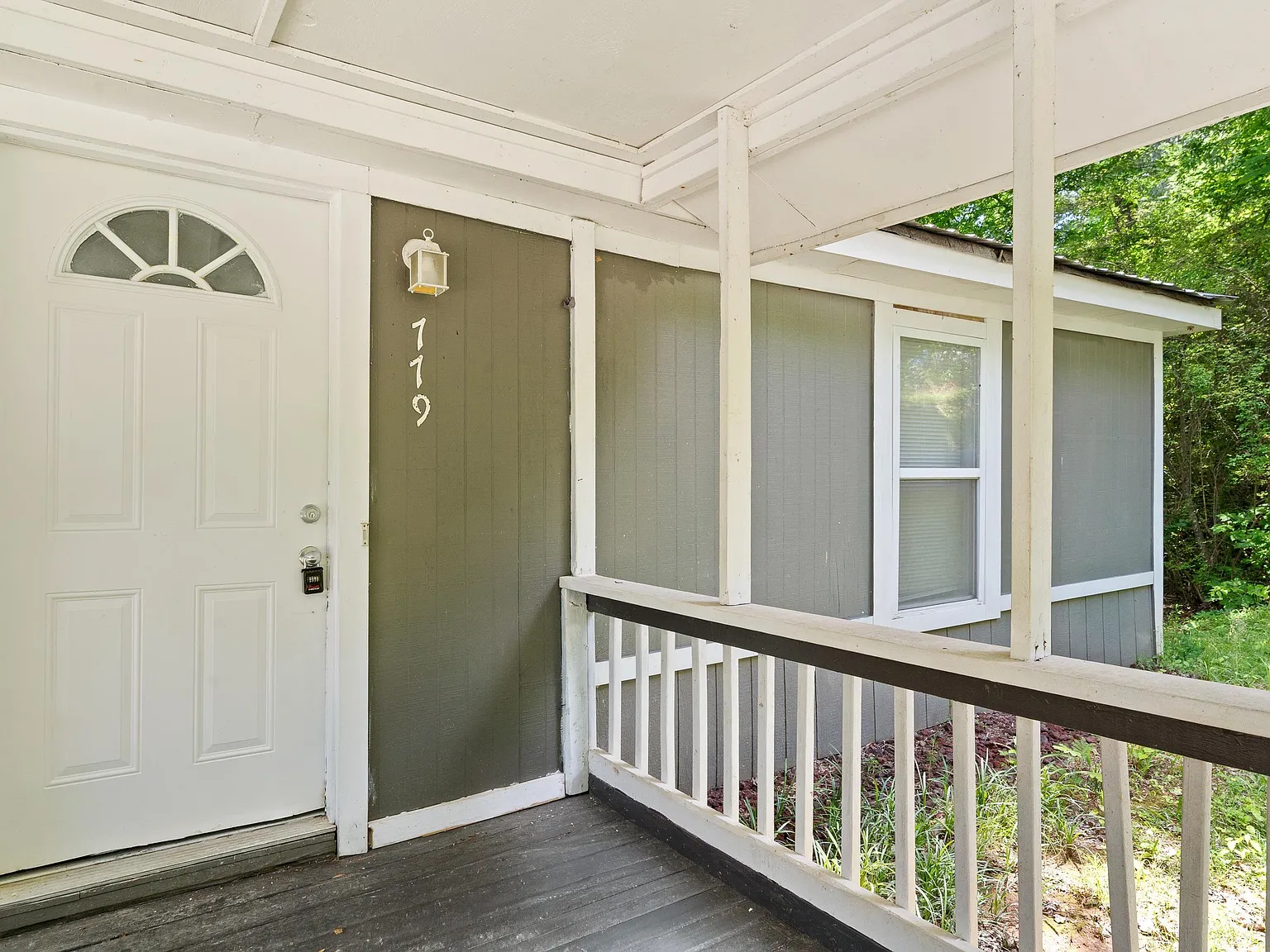 3 bed, 2.0 bath, 1032 sqft, $1,300 — Photo 3