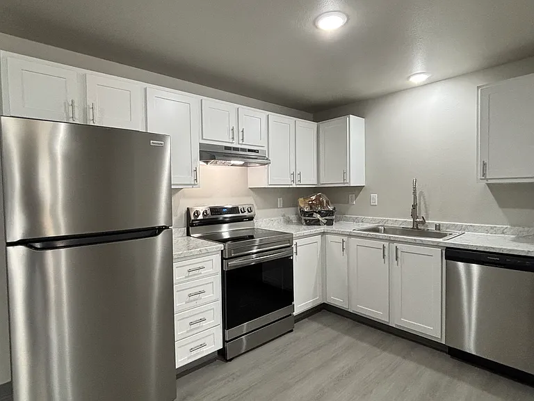 Chambers Crest Apartments — Photo 59