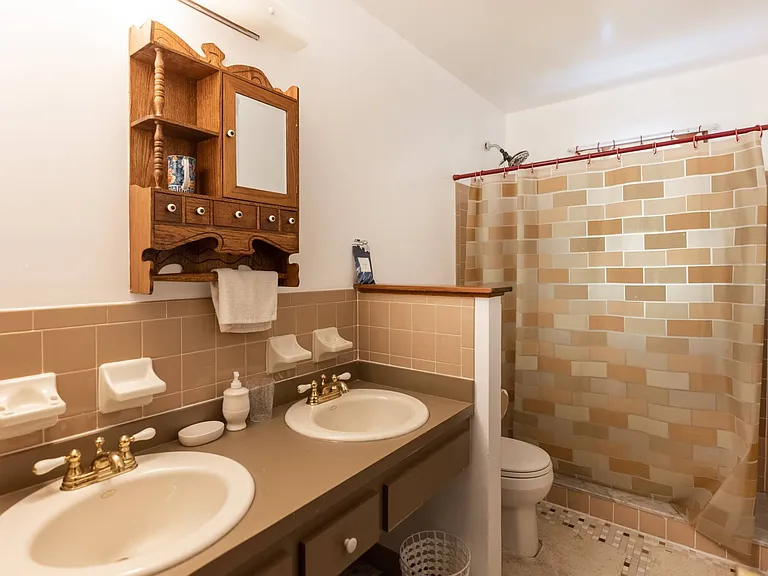 66 Hand Ln — Photo 9
