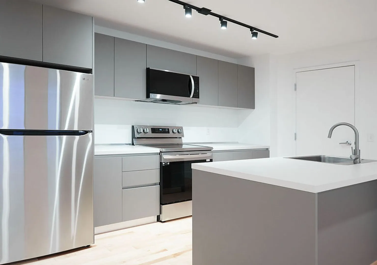 2 bed, 1142 sqft, $2,900 — Photo 3