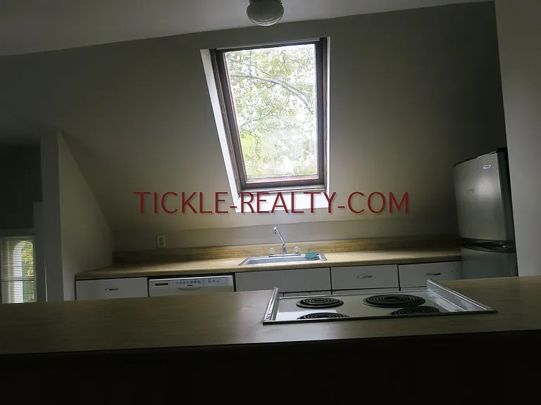 12 Birch Cres — Photo 8