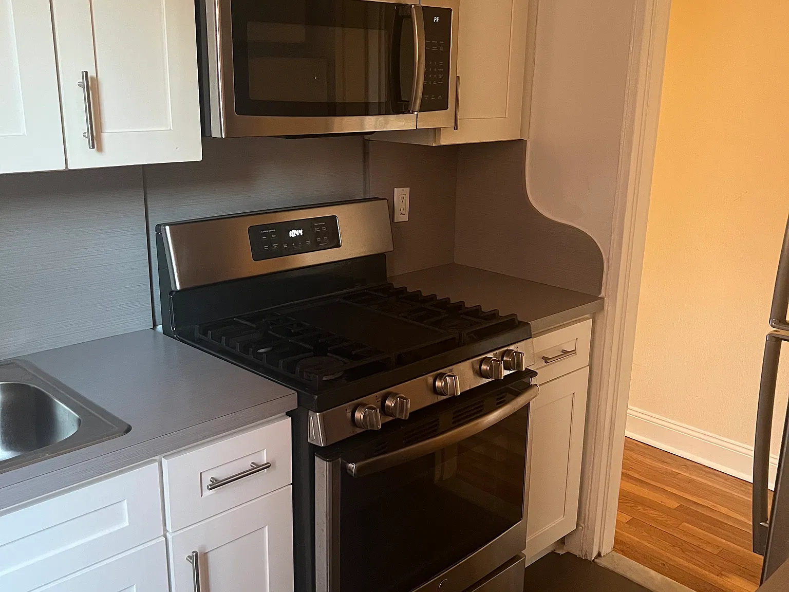 2 bed, 1000 sqft, $2,800 — Photo 1