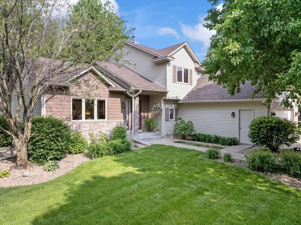 1203 Bluestem Ct, Northfield, MN 55057