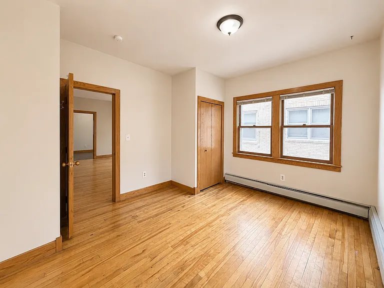 Emerson Manor Flats — Photo 21