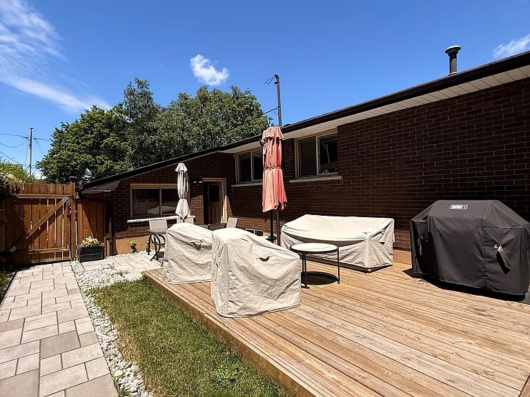 31 Brenlyn Ct #LOWER — Photo 15
