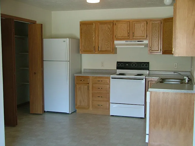 707 N Plum St — Photo 3