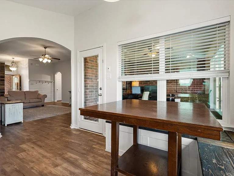 9224 Diane Dr — Photo 26