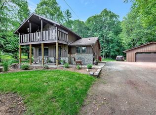 8592 Winncrest Rd, Neenah, WI 54956