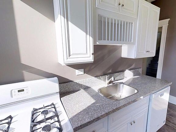 3rd image of 2200 Cameron Ave #1