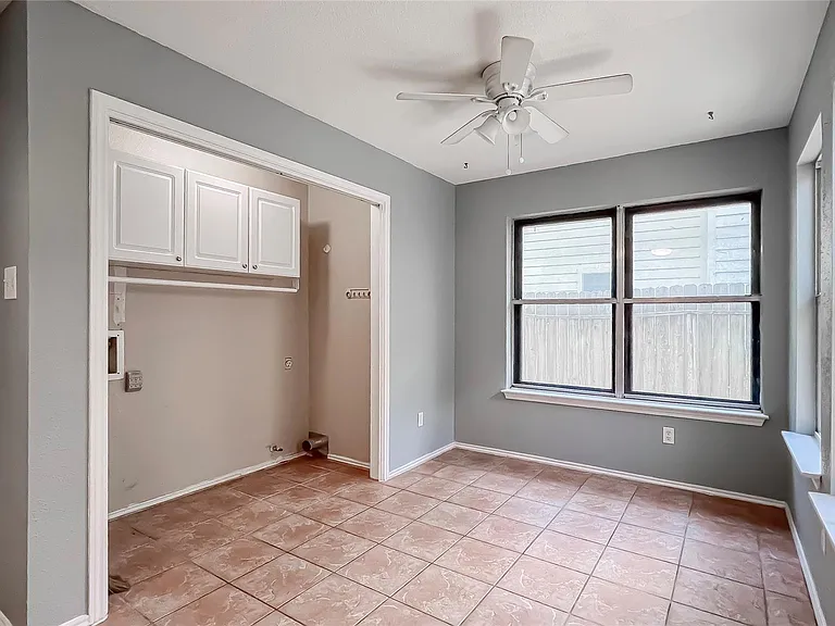 10506 Goldfield Ln — Photo 9