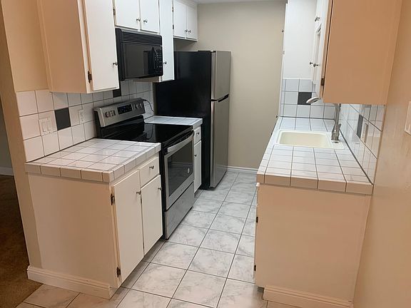 2nd image of 1030 Valerian Way APT 2