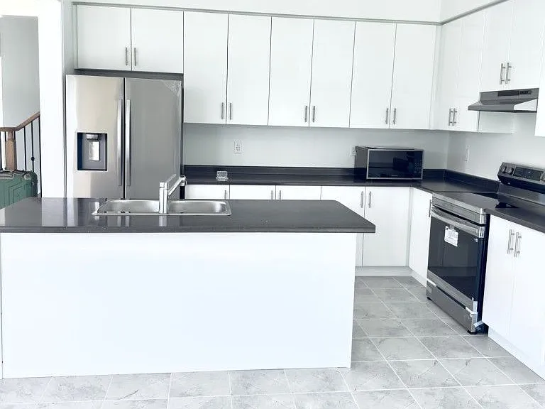 165 Wilmot Rd — Photo 10