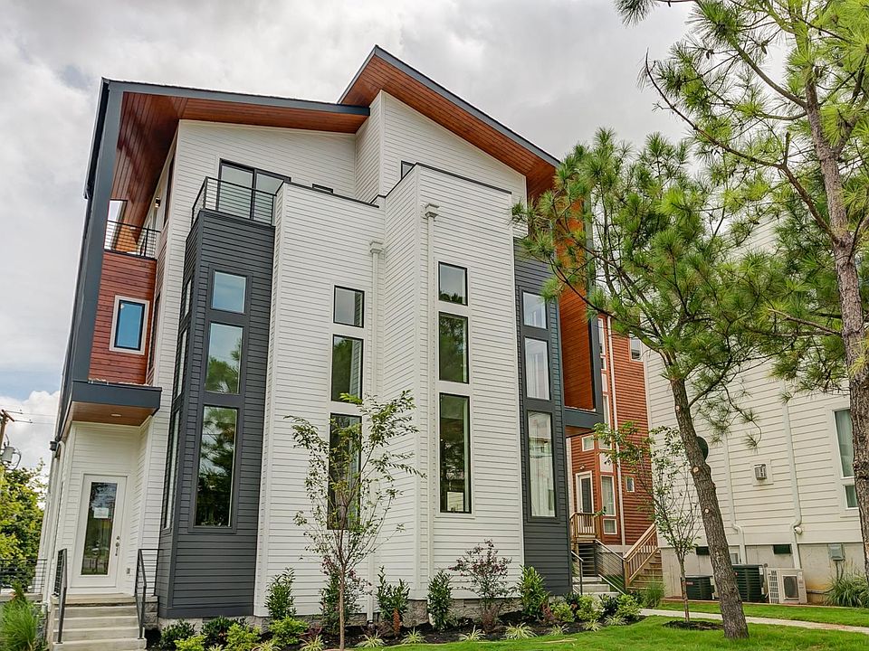 View of entire structure (104 entry is on Right side)