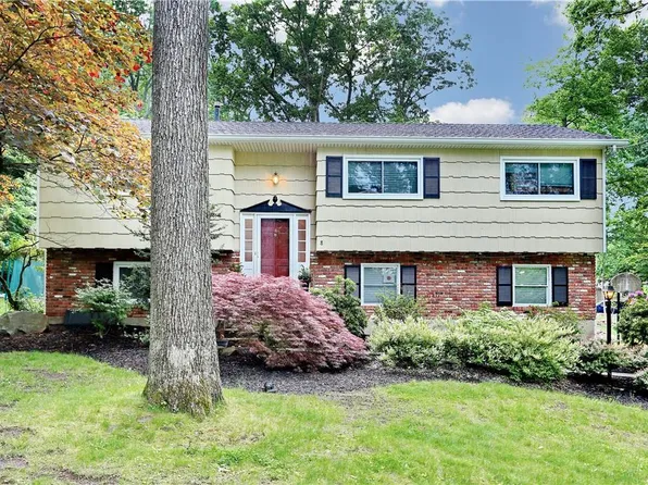 8 Onderdonk Road, Suffern, NY 10901