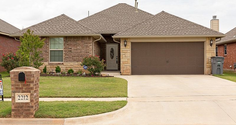 1st image of 2212 SW Oxford Dr
