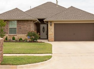 2212 SW Oxford Dr, Lawton, OK 73505