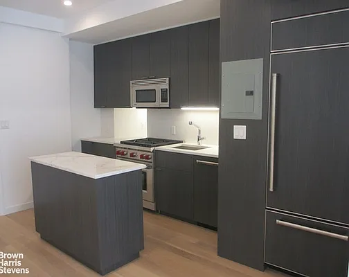 25 Central Park West #19U