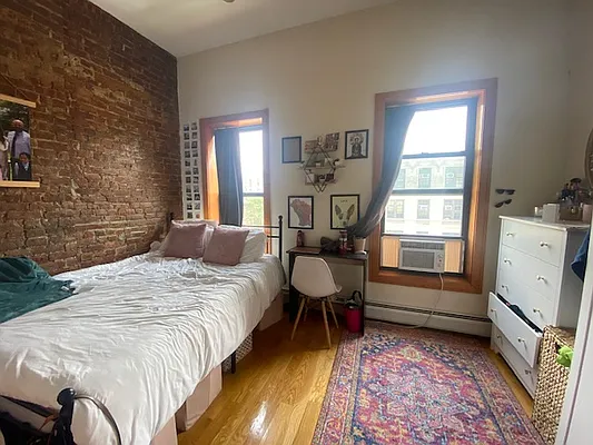 Rented by R New York | media 7