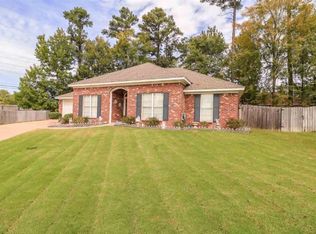 320 Longleaf Dr, Flowood, MS 39232