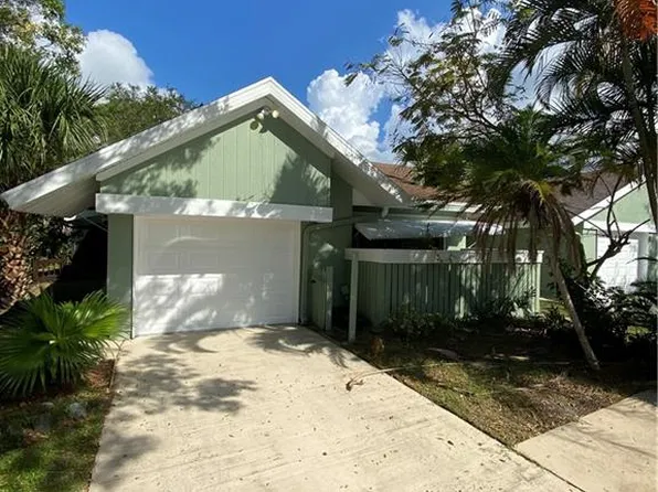 1445 SE Rivergreen Cir, Port Saint Lucie, FL 34952