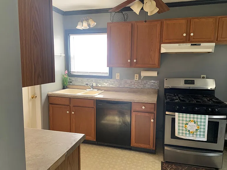 1816 Pierson Pkwy — Photo 6