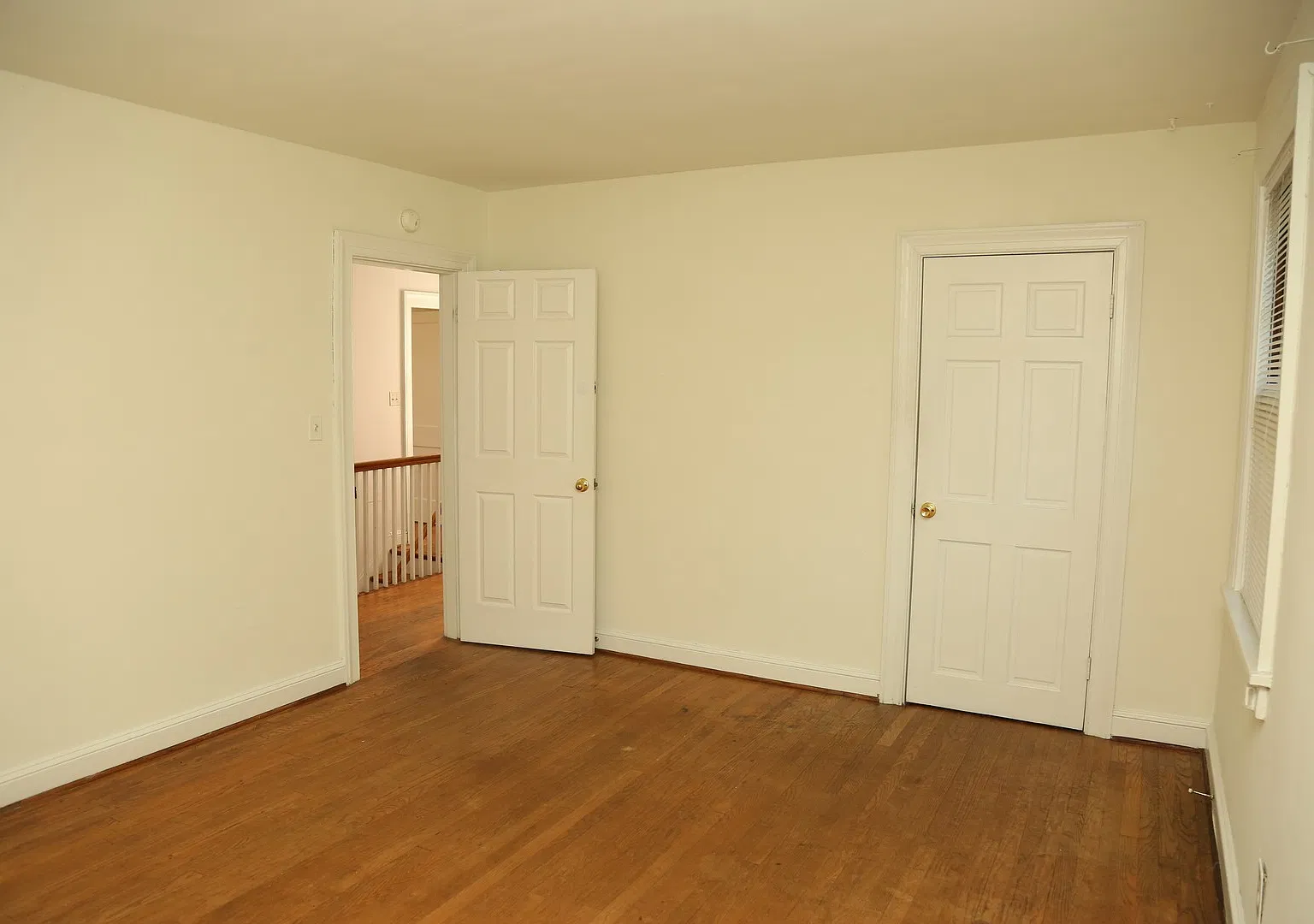 Spacious 5-Bedroom, 3-Bath Brick Home Available for the 20272028 Term! — Photo 2