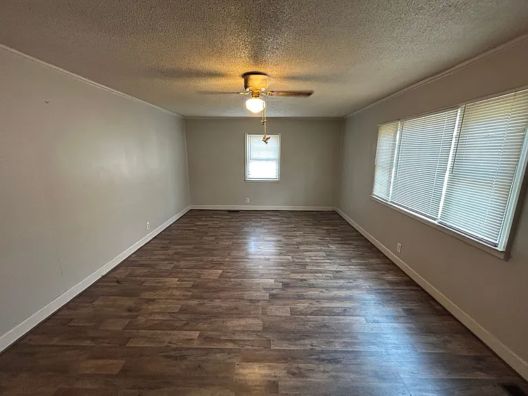 306 Walnut St — Photo 30