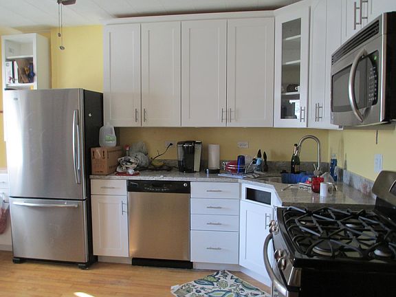 2nd image of 2621 N Francisco Ave #2