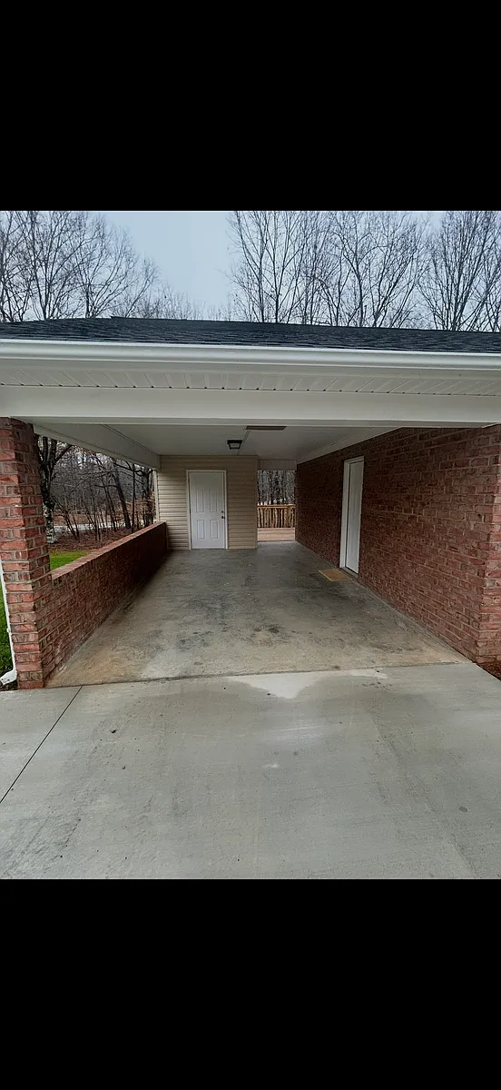 Building Photo - 1585 Eller Rd #B