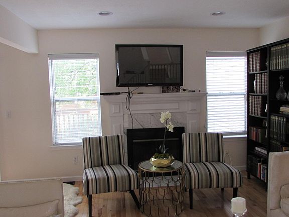 2nd image of 36594 Deerhurst Ct