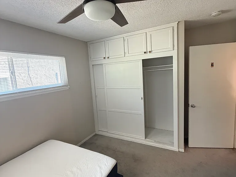 1552 Densmore St — Photo 12