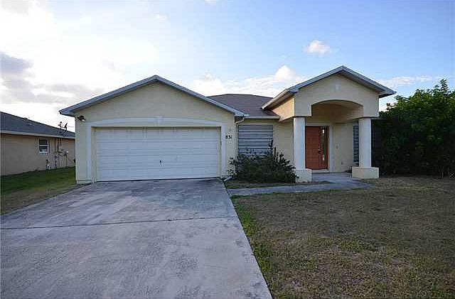 1st image of 831 SW Jennifer Ter