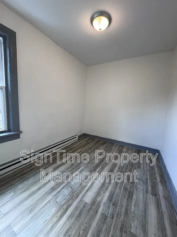 2 bed, 1.0 bath, 700 sqft, $950 — Photo 3