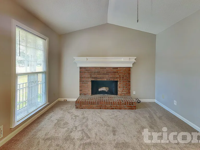 1202 Holly Hills Dr SW — Photo 3