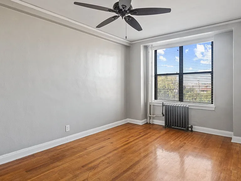 Piccadilly Apartments — Photo 48
