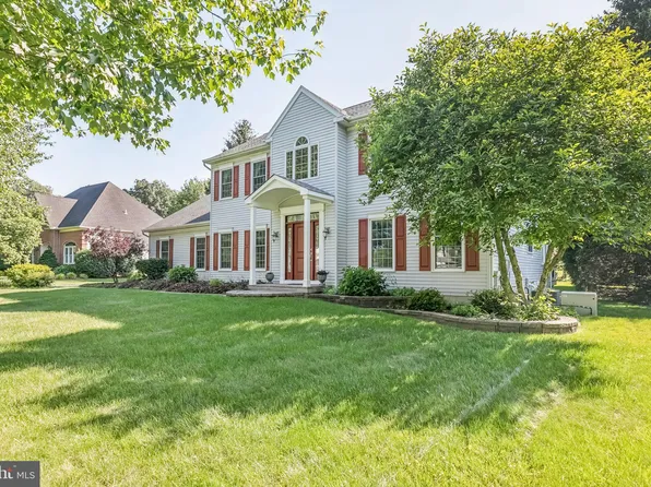 440 Creekside Dr, Downingtown, PA 19335