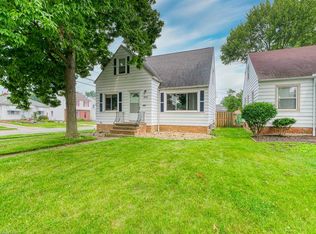 8412 Ivandale Dr, Parma, OH