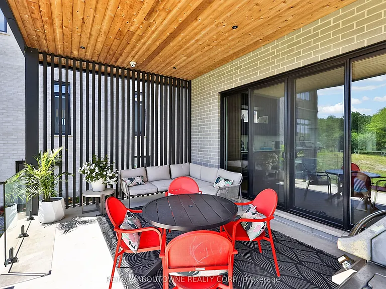 70 Upper Mount Albion Rd — Photo 38