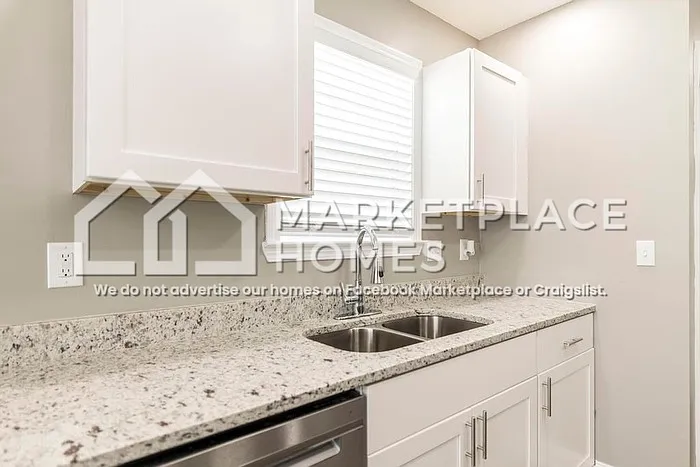 415 Covington Cv — Photo 8