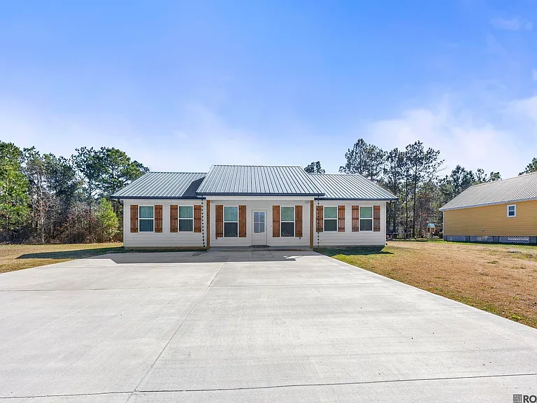 26400 Ponchatoula Dr — Photo 2